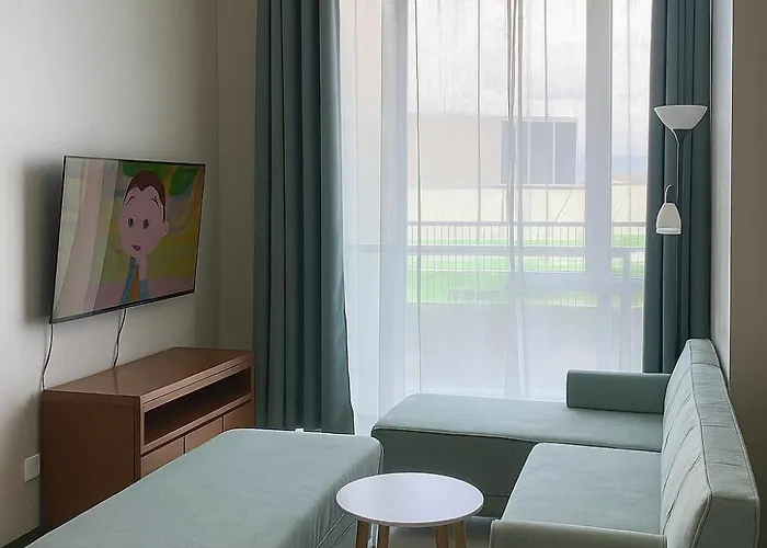 8newtown Boulevard 1br Poolside Near & Airport アパート *