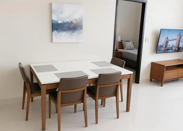 8newtown Boulevard 1br Poolside Near & Airport *